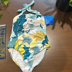 L- Women’s Large Suimsuit